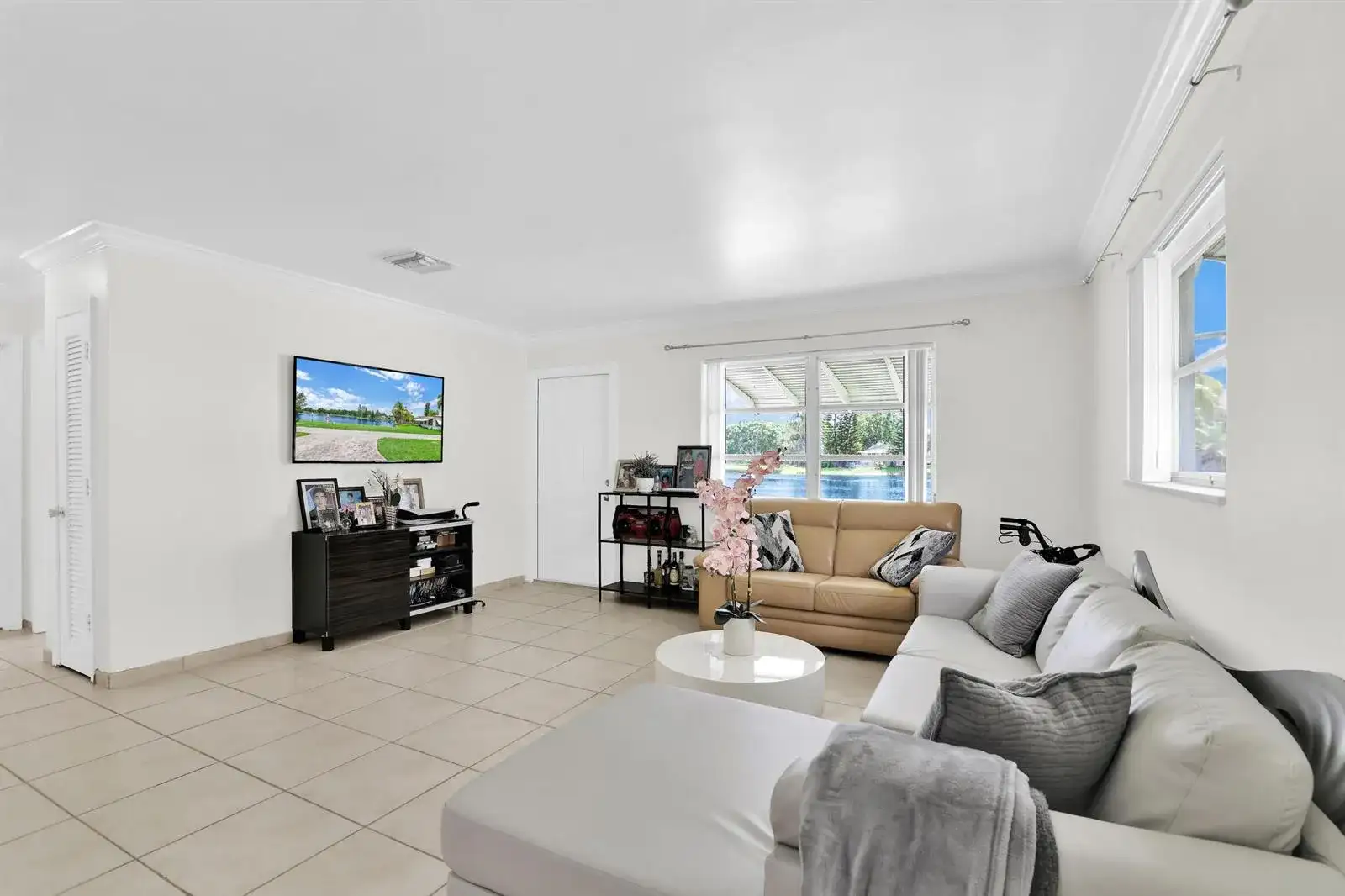 1869 NW 46th Street, Tamarac FL 33309 photo 3