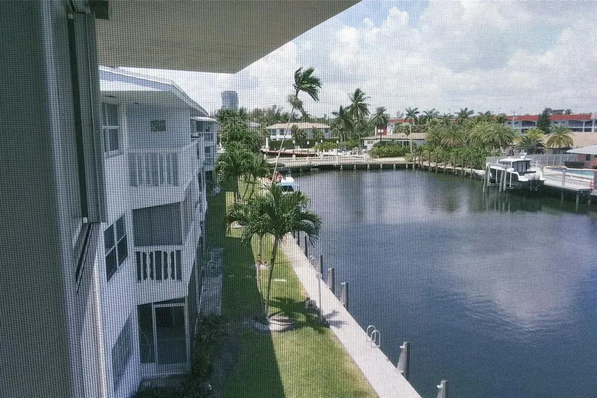460 Paradise Isle Boulevard # 301, Hallandale Beach FL 33009