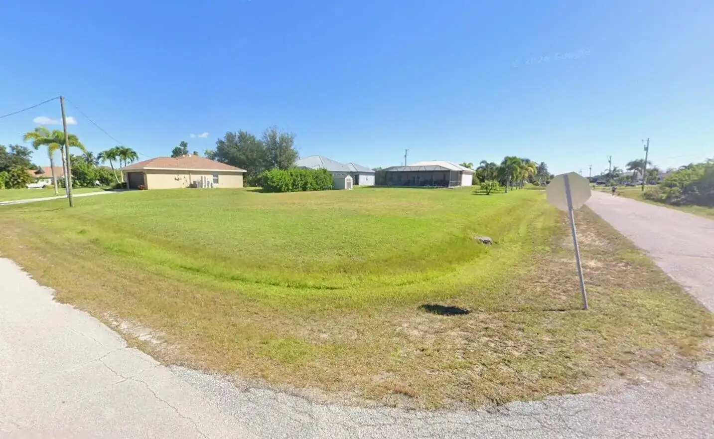 815 NW 28TH Place, Cape Coral FL 33993 photo 2