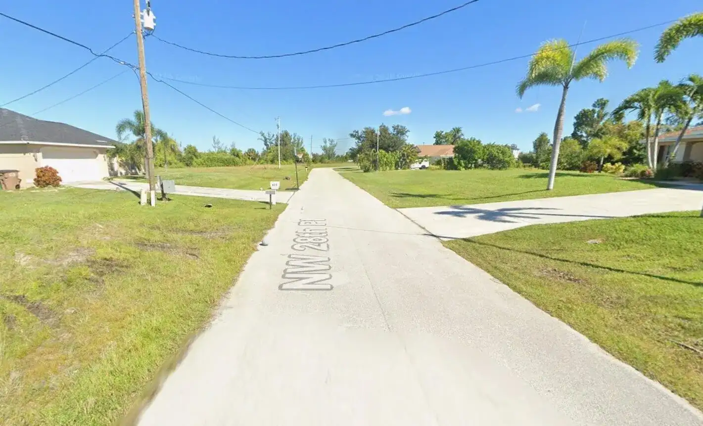 815 NW 28TH Place, Cape Coral FL 33993 photo 3