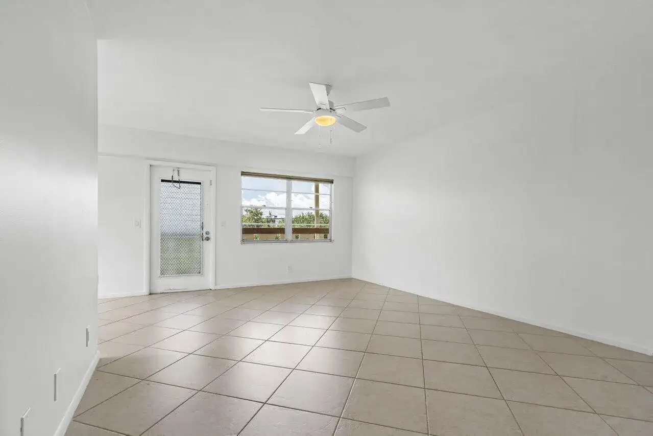 74 MANSFIELD B, Boca Raton FL 33434 photo 3