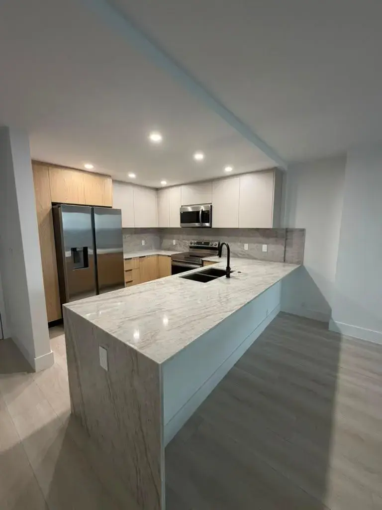 427 Golden Isles Drive # 12d, Hallandale Beach FL 33009