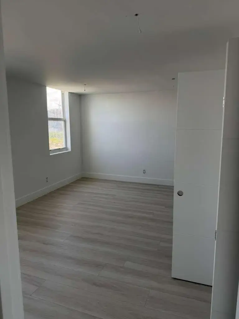 427 Golden Isles Drive # 12d, Hallandale Beach FL 33009