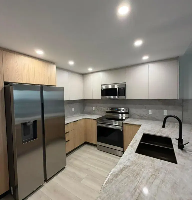 427 Golden Isles Drive # 12d, Hallandale Beach FL 33009