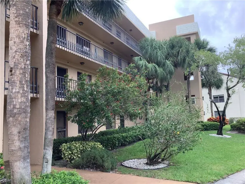 4820 Lucerne Lakes Boulevard W # 205, Lake Worth FL 33467