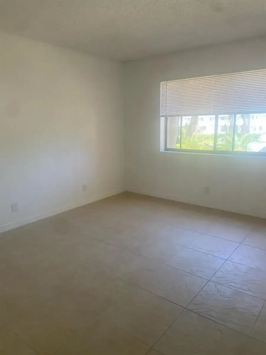 4820 Lucerne Lakes Boulevard W # 205, Lake Worth FL 33467 photo 5