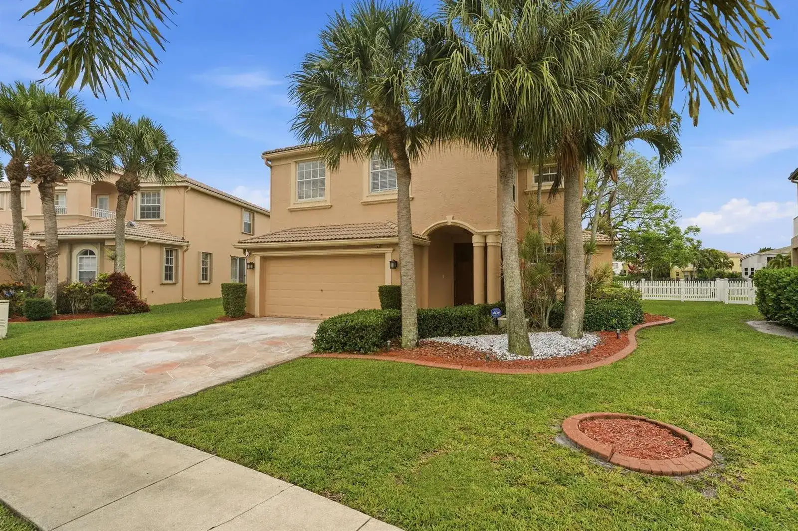 2753 Misty Oaks Circle, Royal Palm Beach FL 33411 photo 3