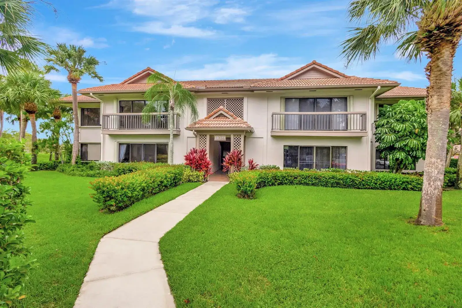 1109 Duncan Circle # 201, Palm Beach Gardens FL 33418