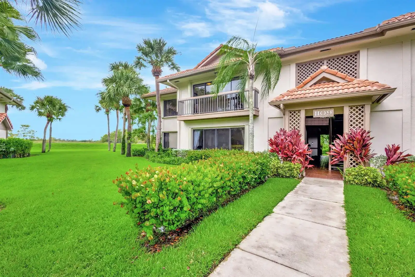 1109 Duncan Circle # 201, Palm Beach Gardens FL 33418 photo 2