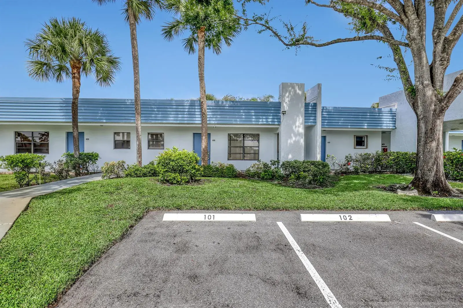 4575 LUCERNE LAKES Boulevard # 103, Lake Worth FL 33467 photo 3