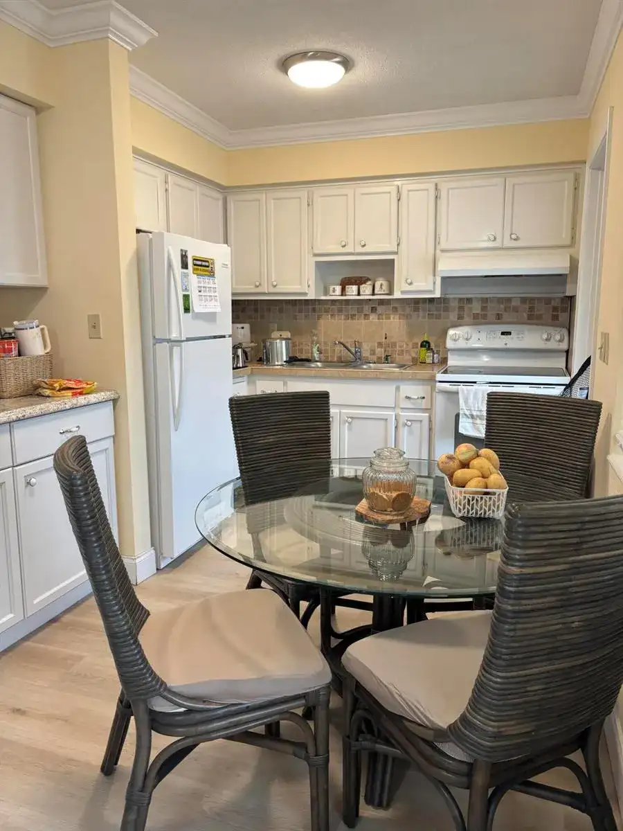 2121 NE 42ND Court # 202C, Lighthouse Point FL 33064 photo 4