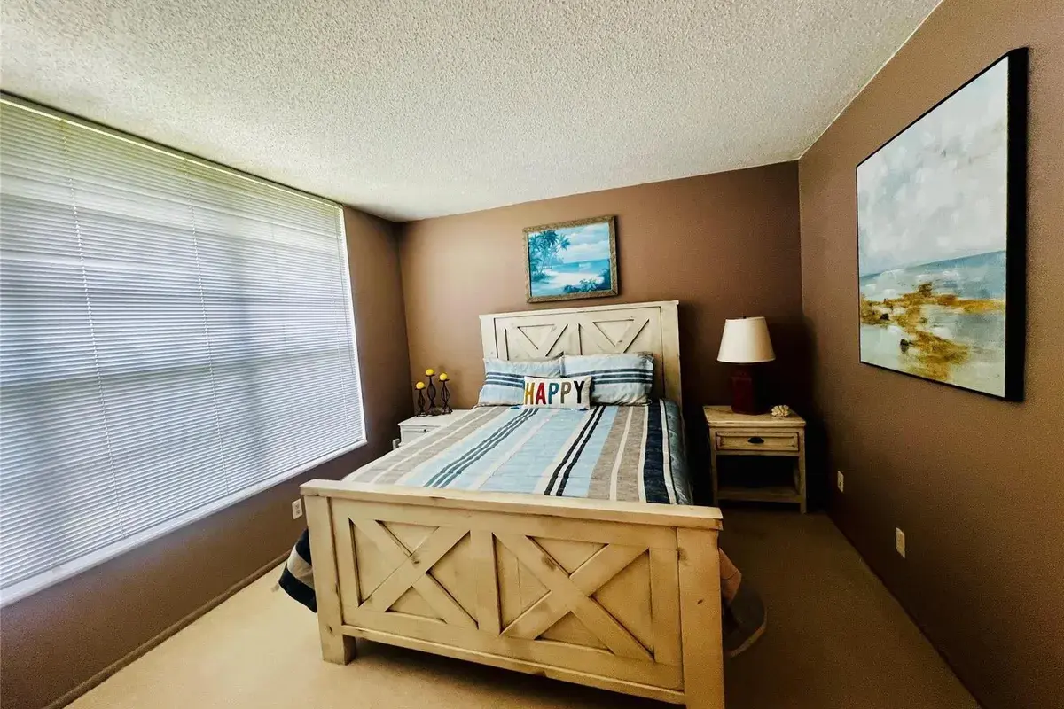 605 Oaks Drive # 1009, Pompano Beach FL 33069