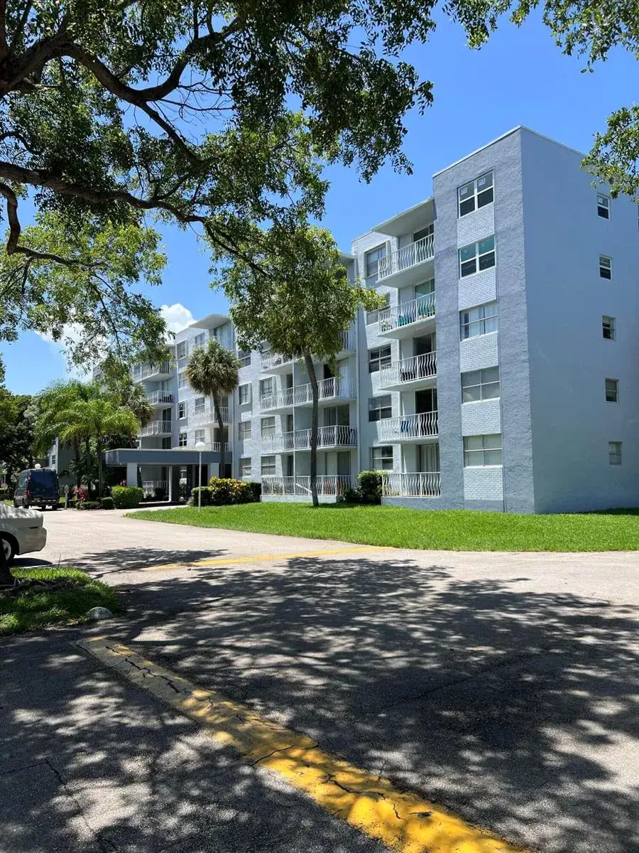 480 Executive Center Drive # 2d, West Palm Beach FL 33401