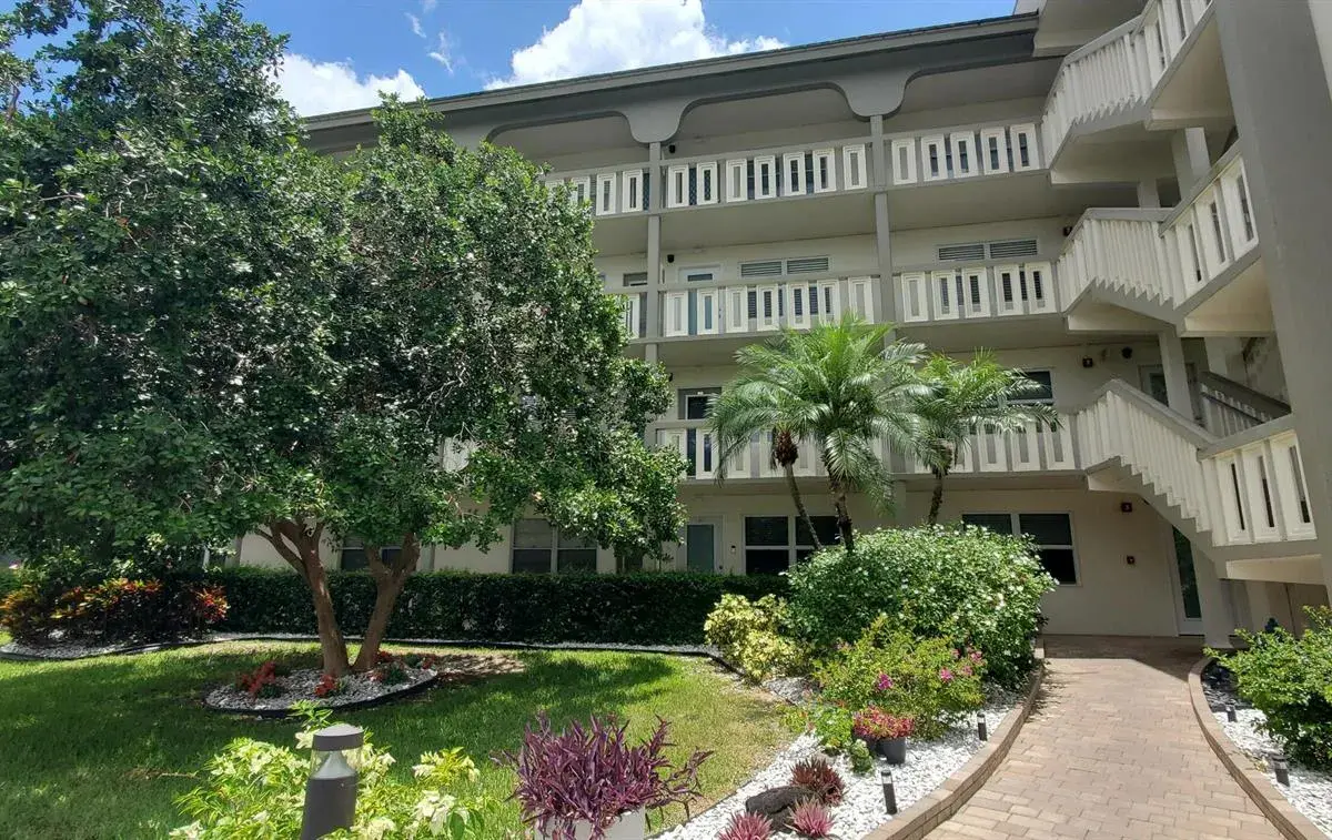 2901 VICTORIA Circle # F2, Coconut Creek FL 33066