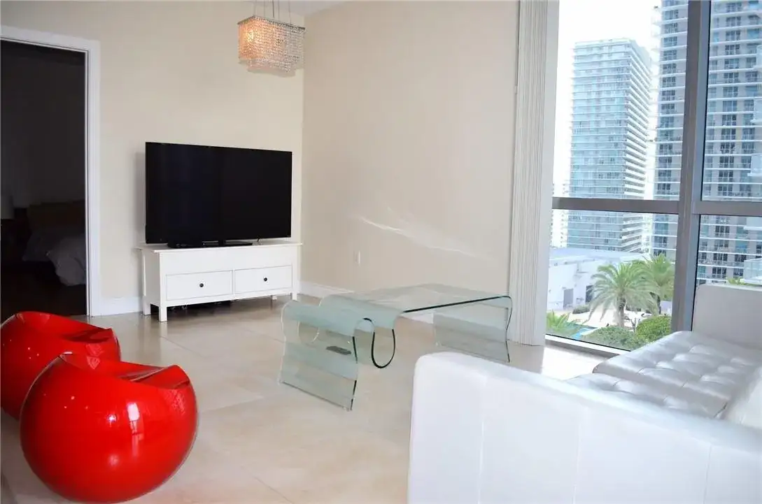 1060 Brickell Avenue # 1617, Miami FL 33131 photo 3
