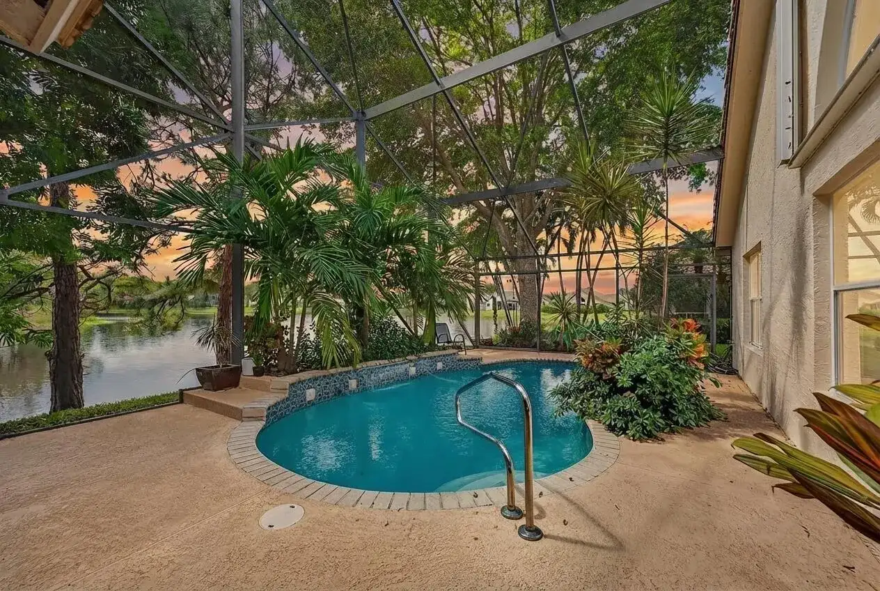 2525 Egret Lake Drive, FL 33413 photo 2
