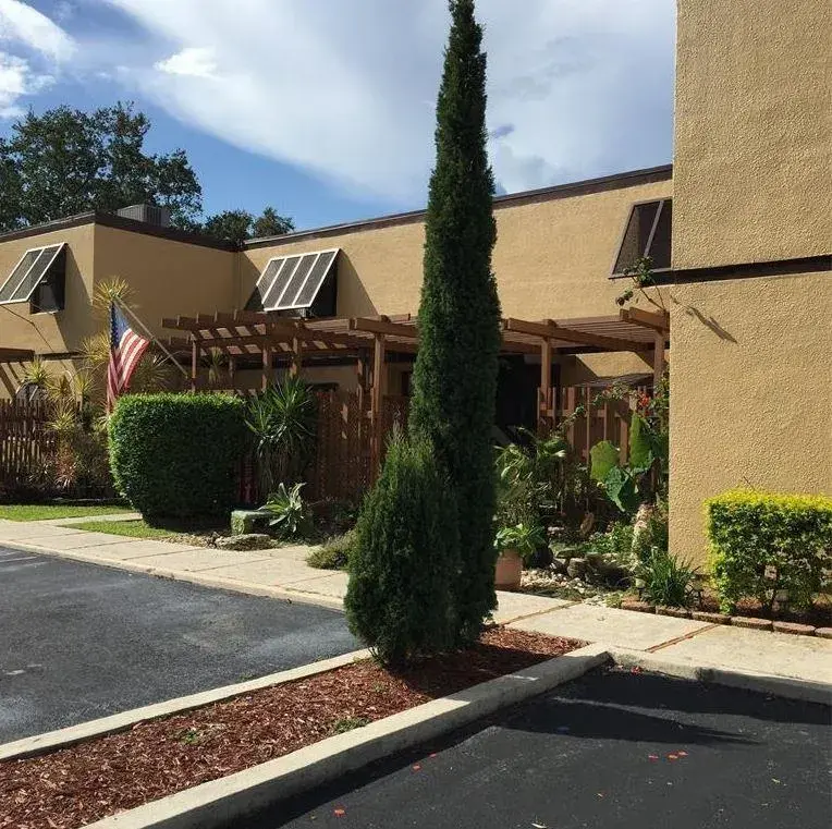 10740 S Golfview Drive, Pembroke Pines FL 33026