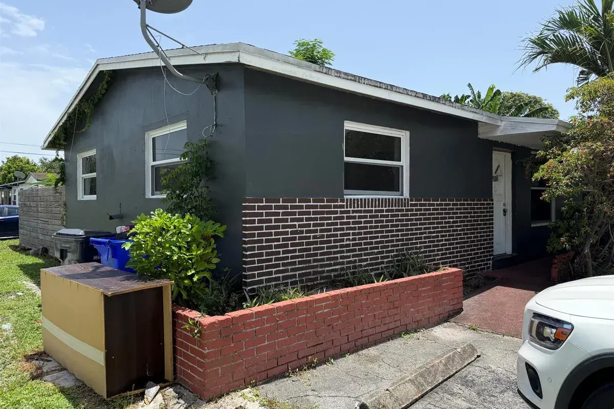 5900 GARFIELD Street, Hollywood FL 33021