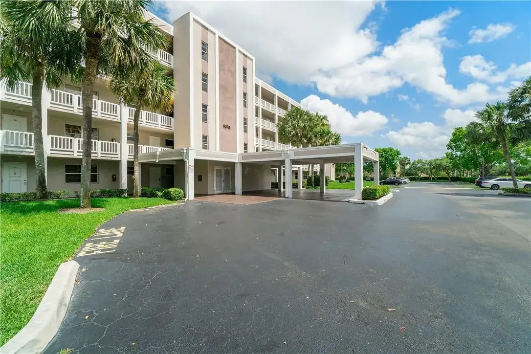 1075 RIVERSIDE Drive # 508, Coral Springs FL 33071