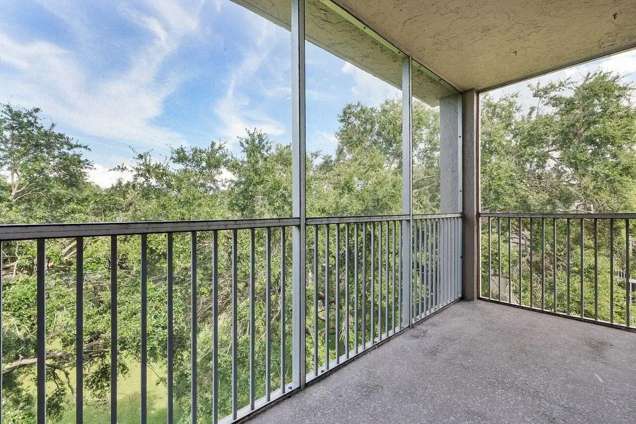 1075 RIVERSIDE Drive # 508, Coral Springs FL 33071 photo 2