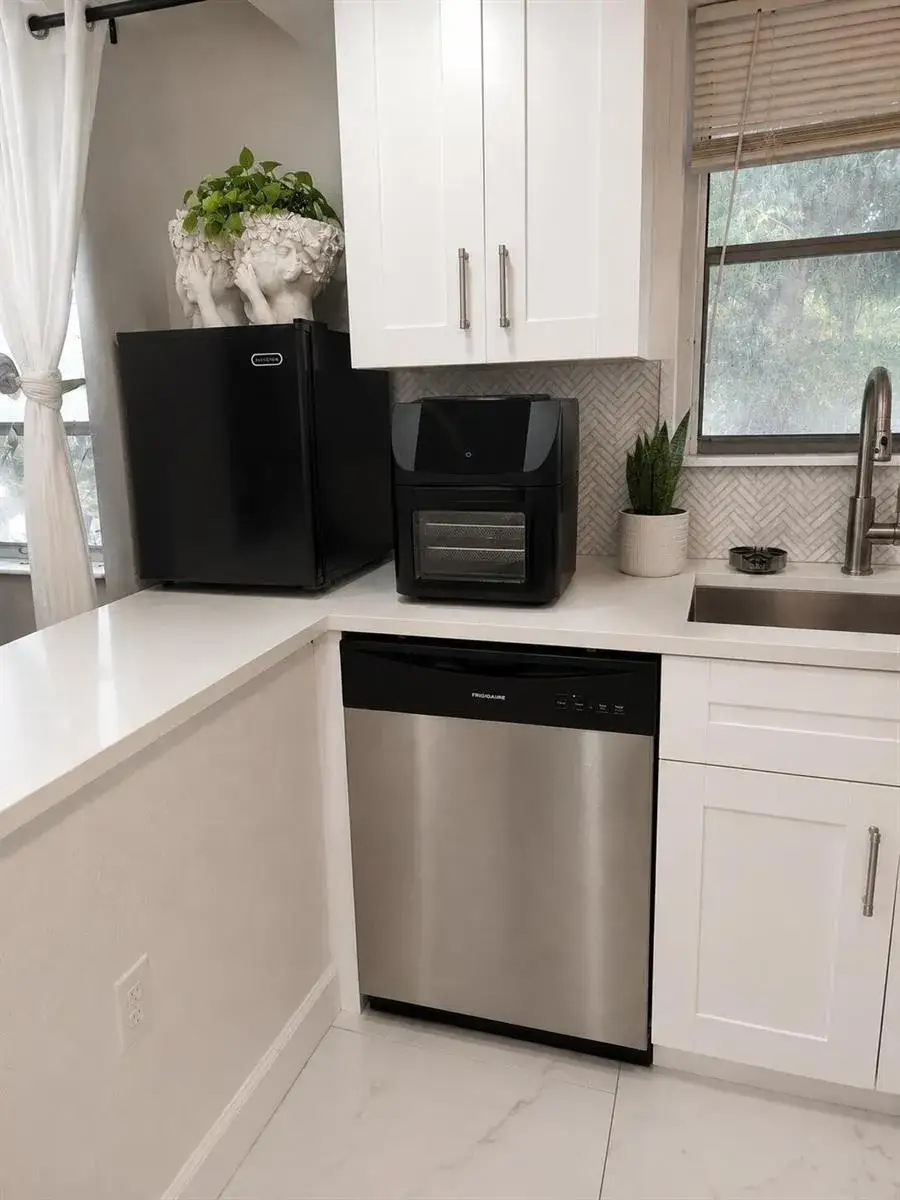 2607 NE 8th Avenue NE # 21, Wilton Manors FL 33334