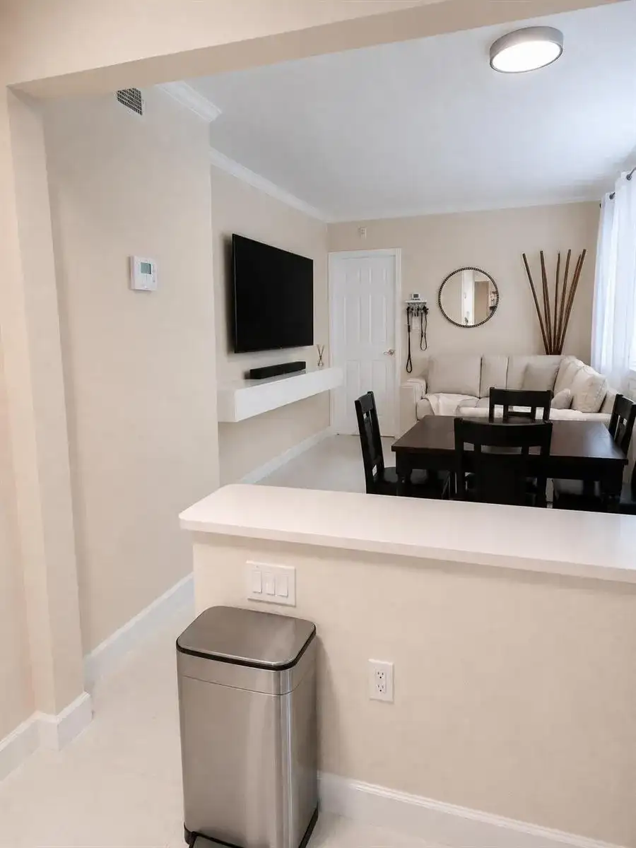 2607 NE 8th Avenue NE # 21, Wilton Manors FL 33334 photo 2