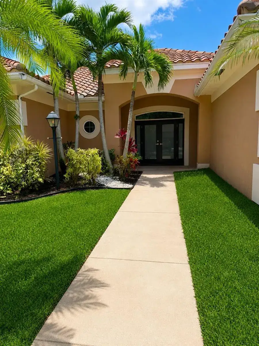 10114 HUNT CLUB Lane, Palm Beach Gardens FL 33418
