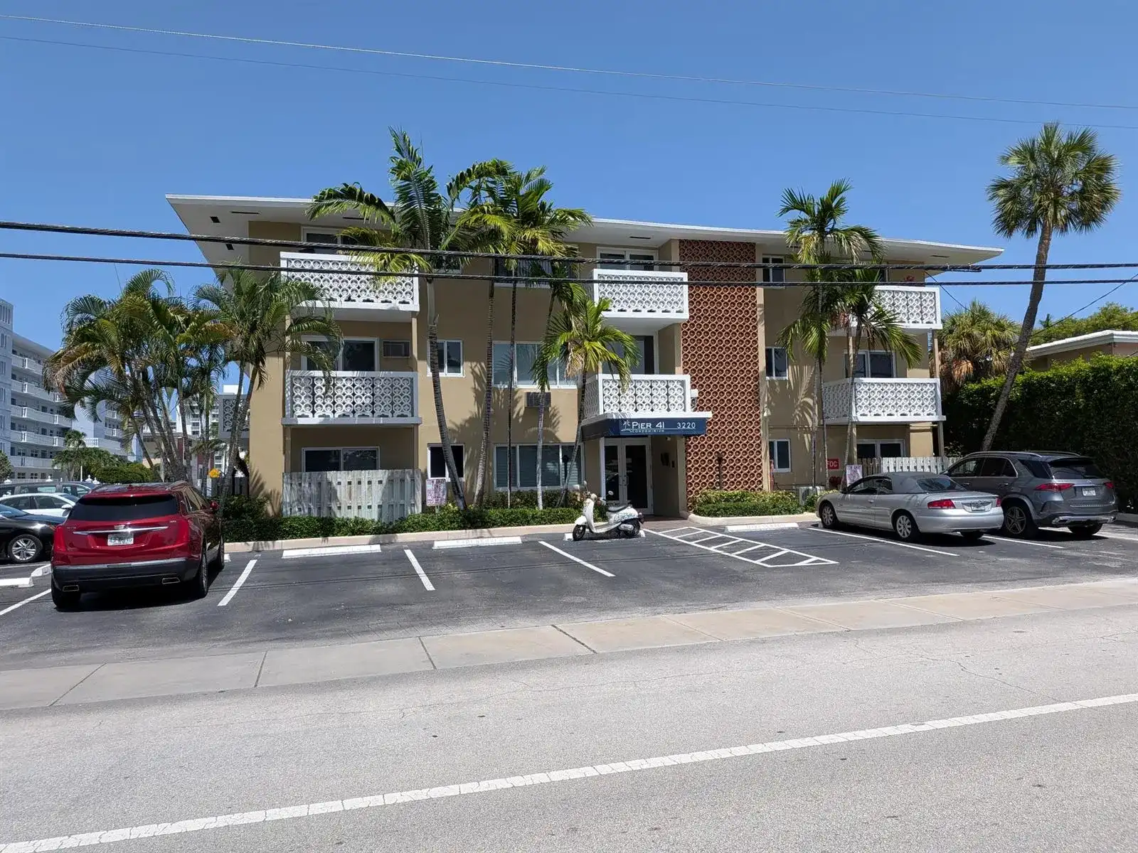 3220 Bayview Drive # 202, Fort Lauderdale FL 33306