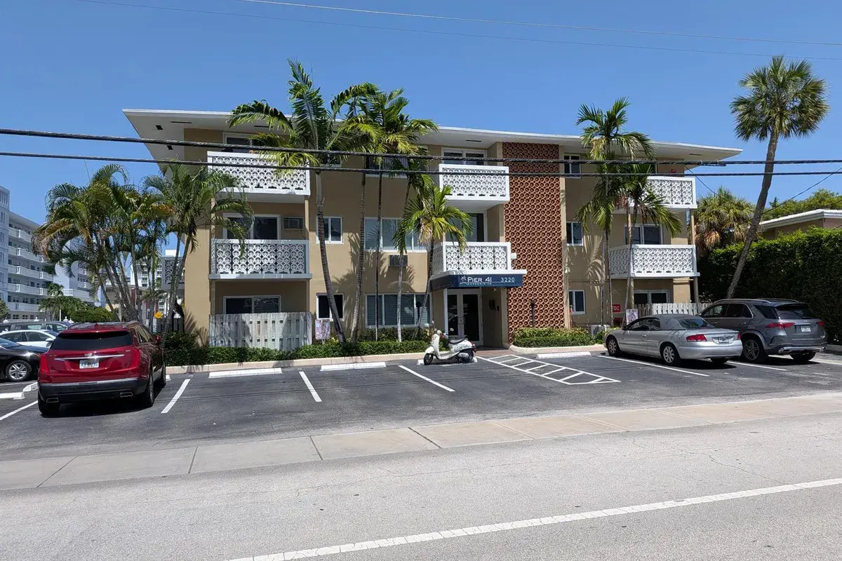 3220 Bayview Drive # 202, Fort Lauderdale FL 33306