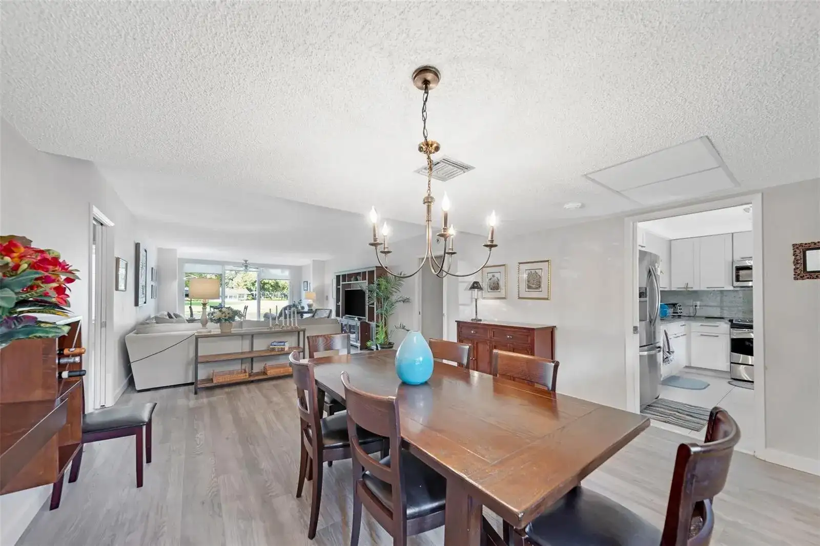 3611 OAKS CLUBHOUSE Drive # 104, Pompano Beach FL 33069 photo 4