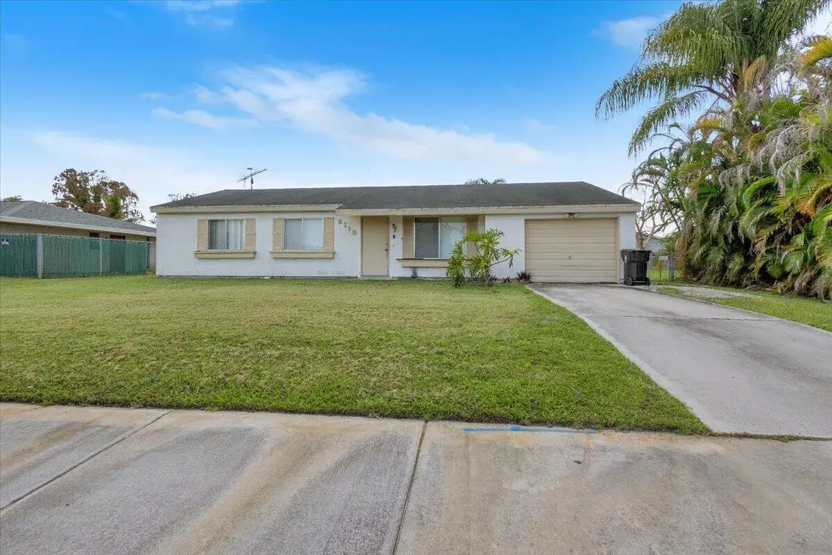 2118 SW Airoso Boulevard, Port St. Lucie FL 34984