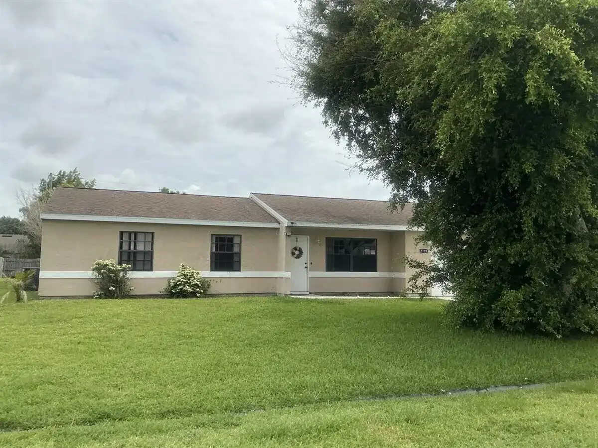 2719 SE Ibis Avenue, Port St. Lucie FL 34952