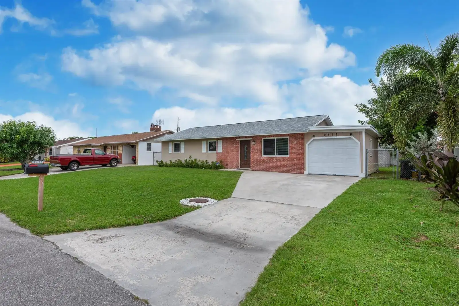 4317 APPLECREST Drive, Palm Beach Gardens FL 33410 photo 2