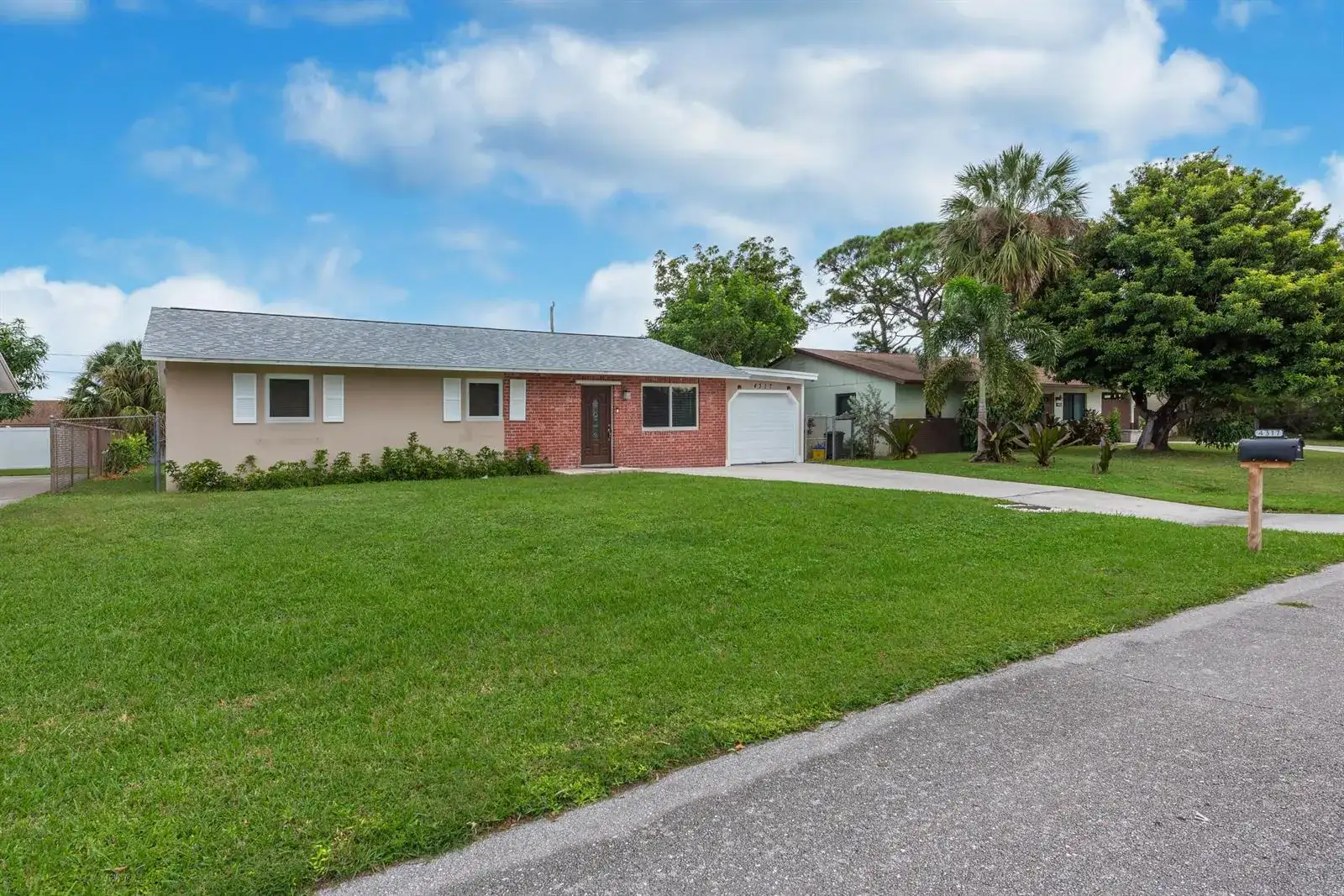 4317 APPLECREST Drive, Palm Beach Gardens FL 33410 photo 3