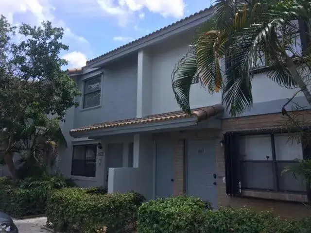 2753 S OAKLAND FOREST Drive # 102, Oakland Park FL 33309