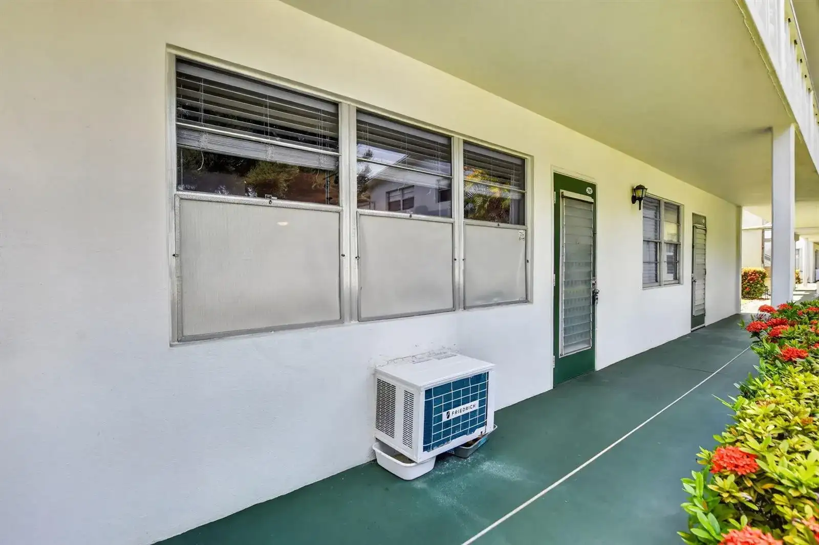 290 OAKRIDGE Q # 290, Deerfield Beach FL 33442 photo 2