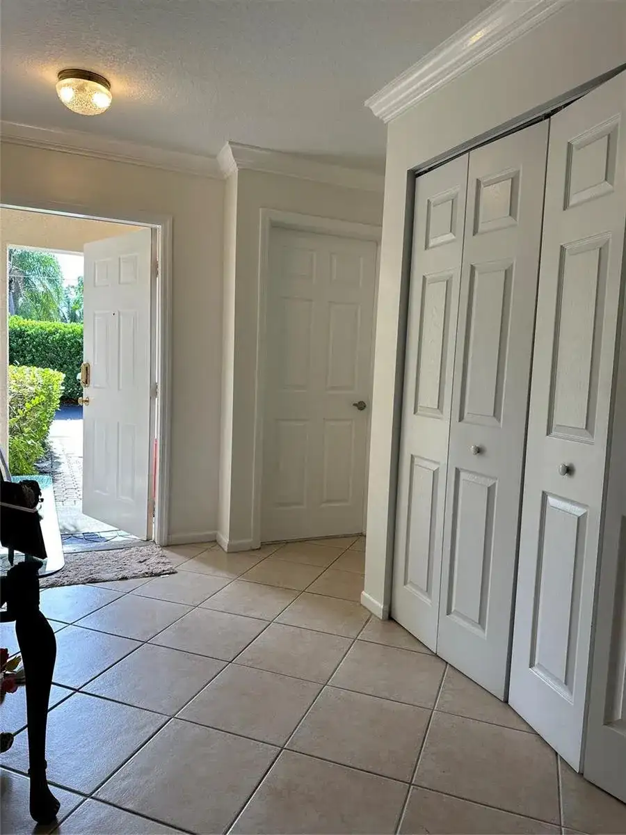 4460 CRYSTAL LAKE Drive, Deerfield Beach FL 33064 photo 3