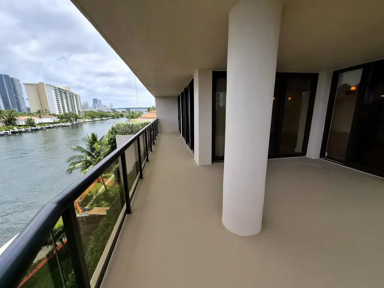 19667 Turnberry Way # 4J, Aventura FL 33180