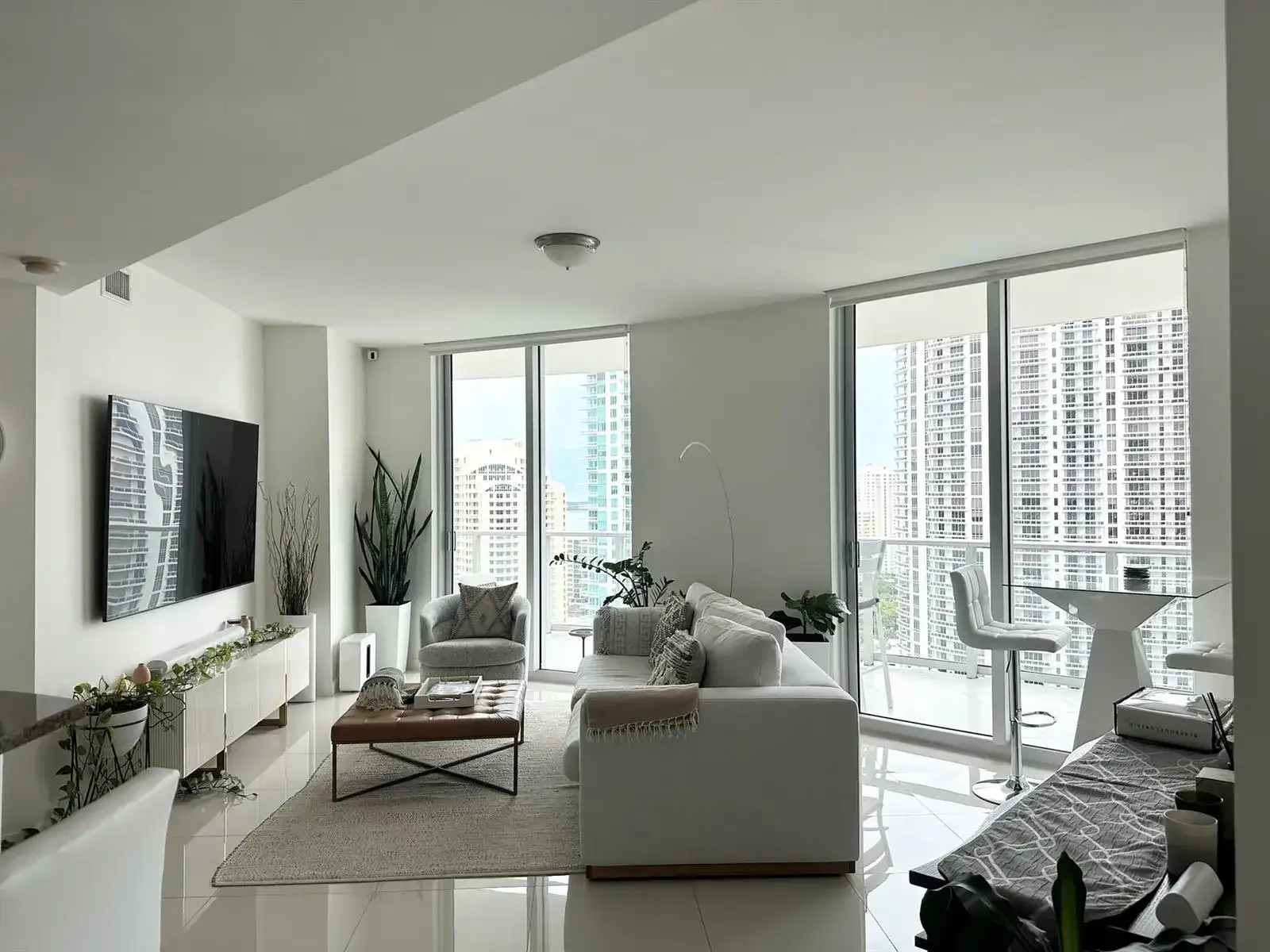 300 S BISCAYNE Boulevard # 2208, Miami FL 33131 photo 4