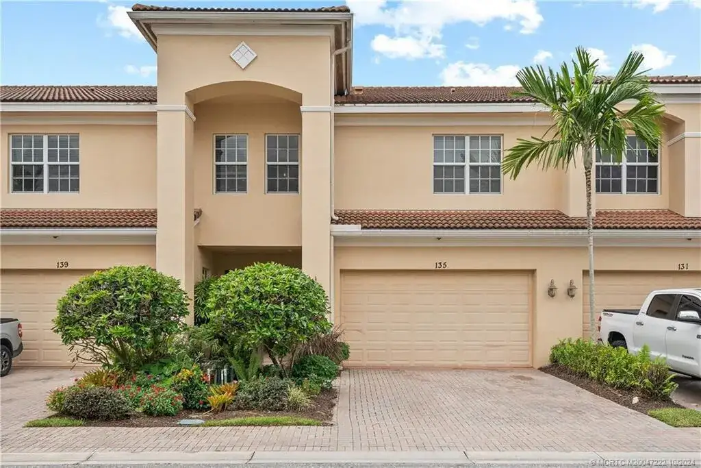 135 SW WALKING Path, Stuart FL 34997