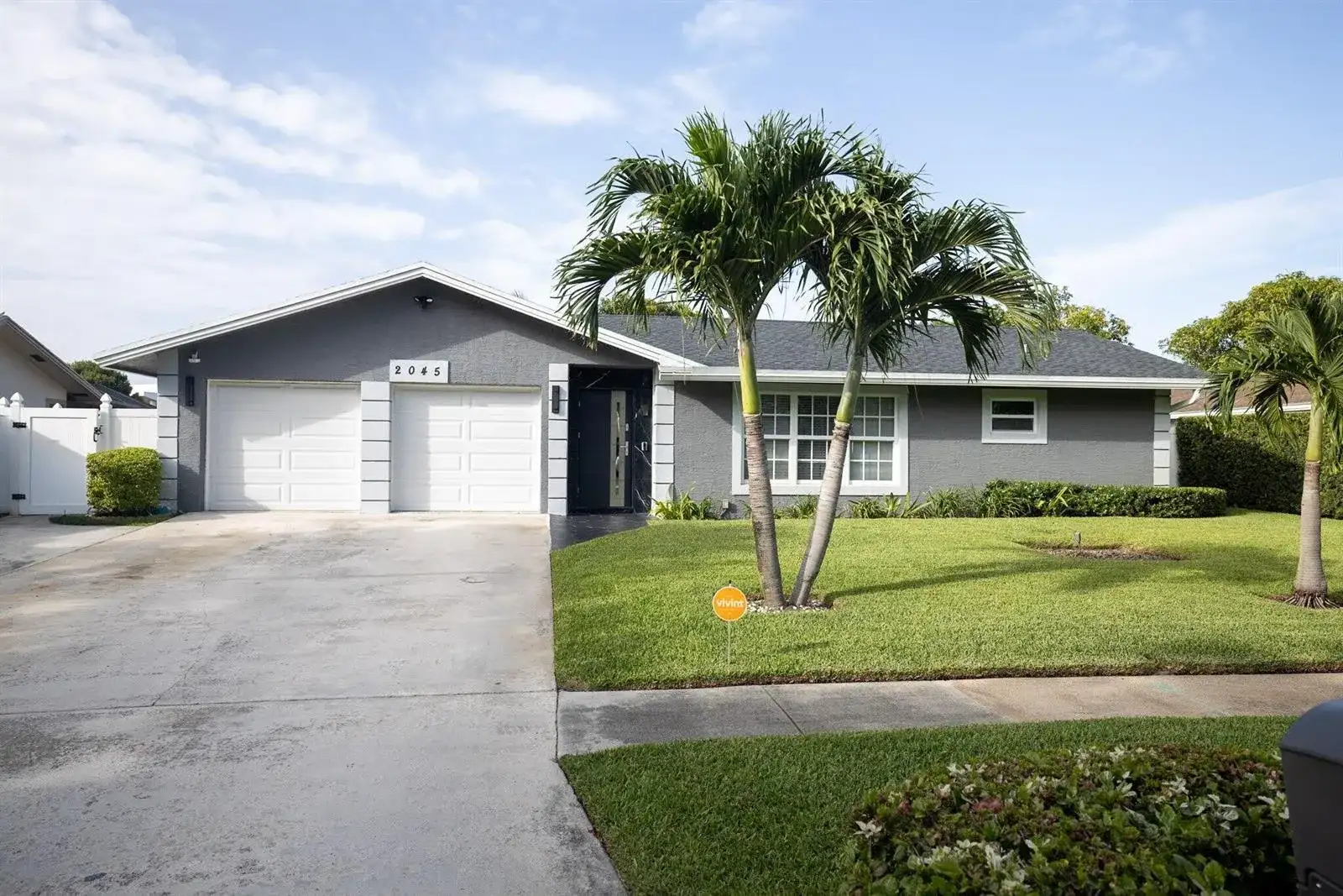 2045 Pinehurst Drive, West Palm Beach FL 33407 photo 2