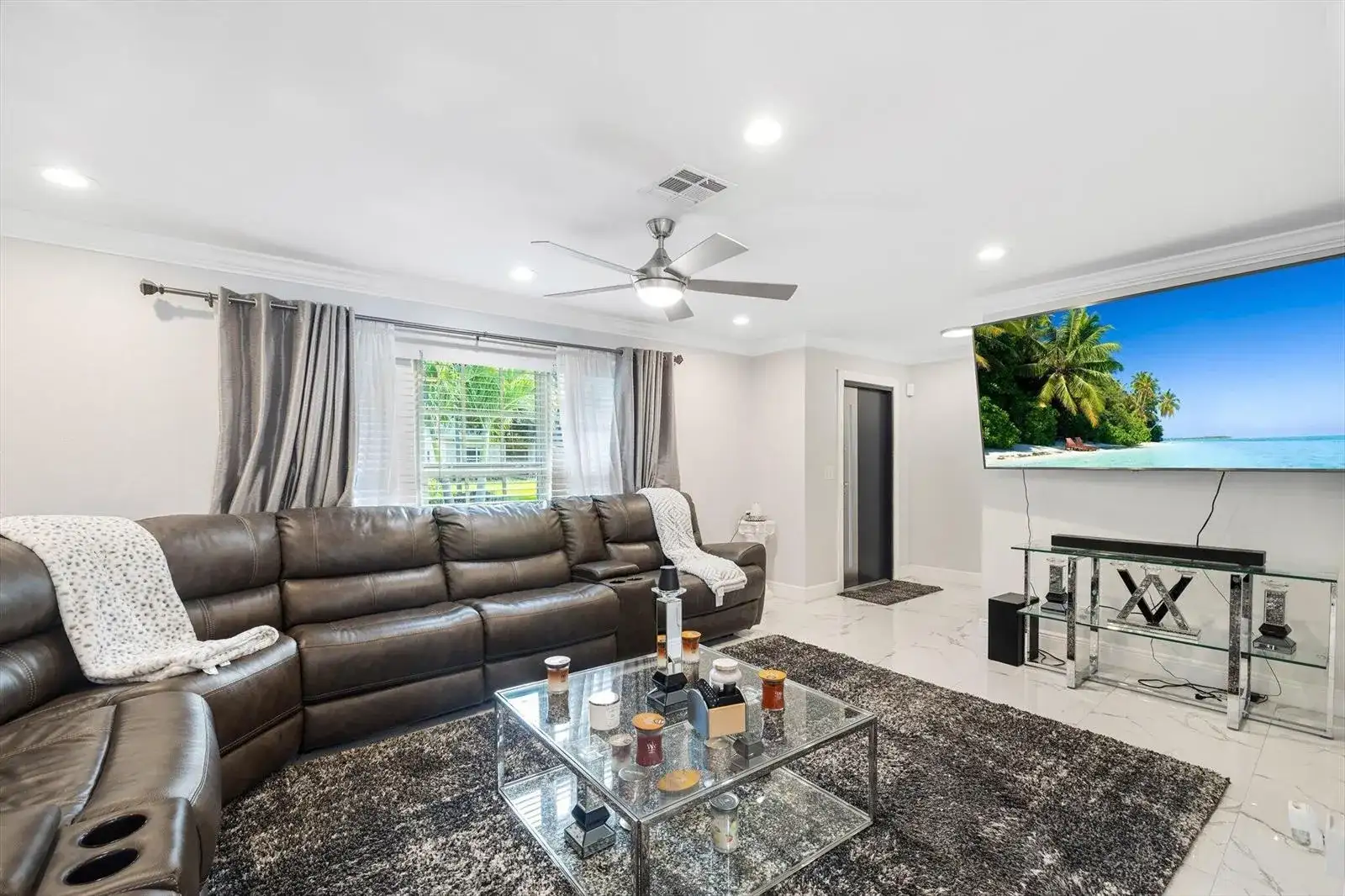 2045 Pinehurst Drive, West Palm Beach FL 33407 photo 5