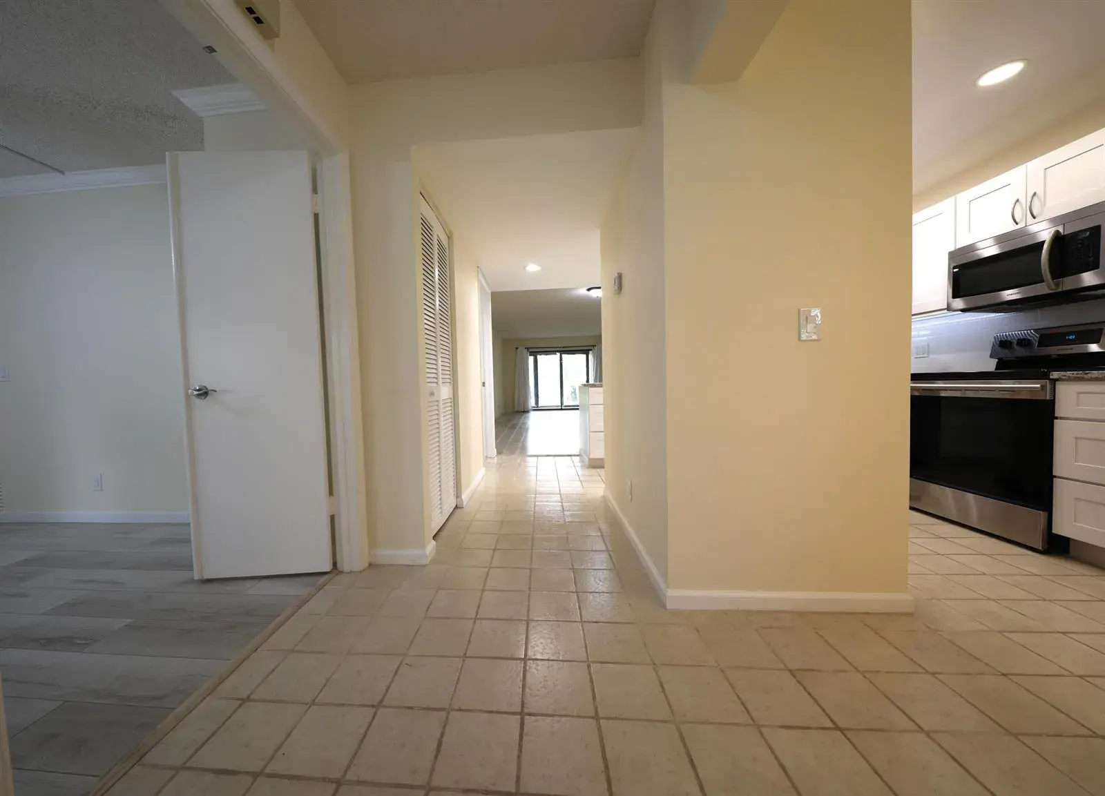 10187 Mangrove Drive # 104, Boynton Beach FL 33437