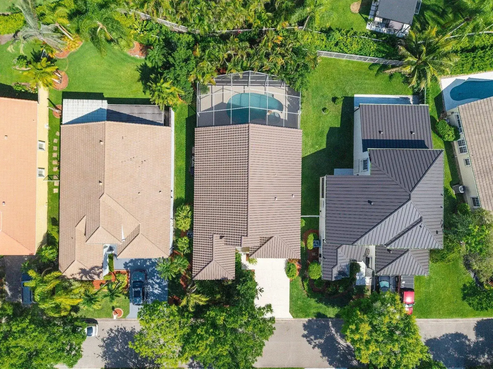 2016 Island Circle, Weston FL 33326 photo 3