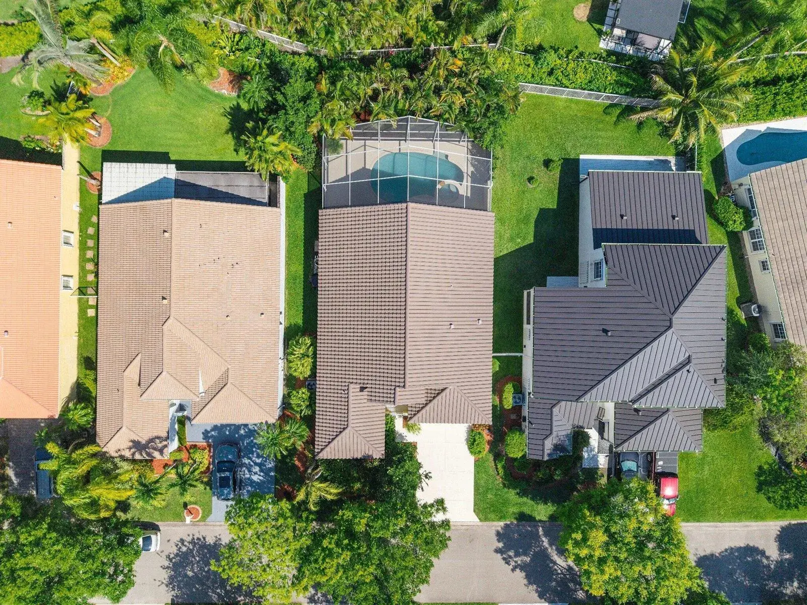 2016 Island Circle, Weston FL 33326
