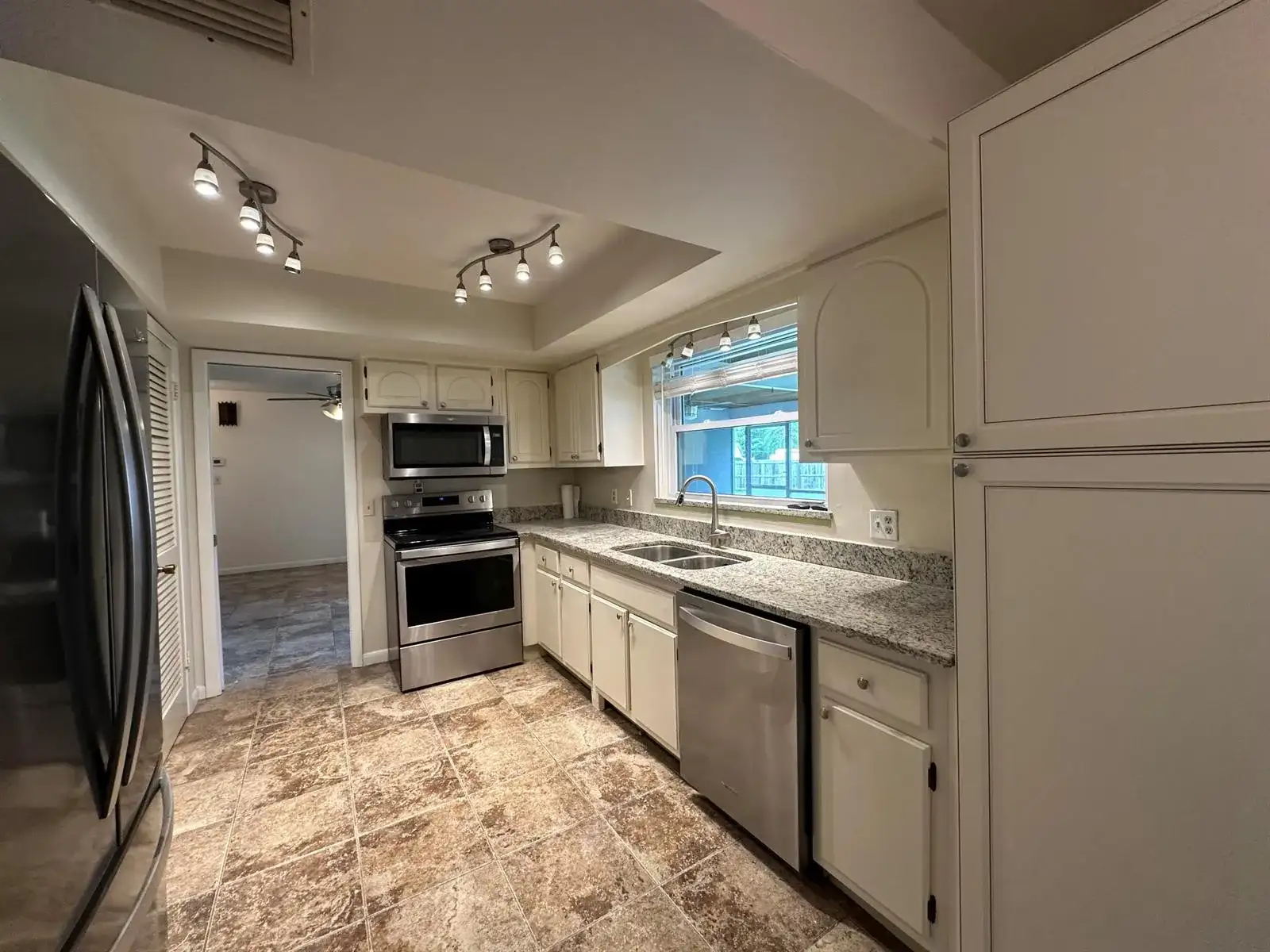 404 21ST Street SE, Vero Beach FL 32960 photo 4