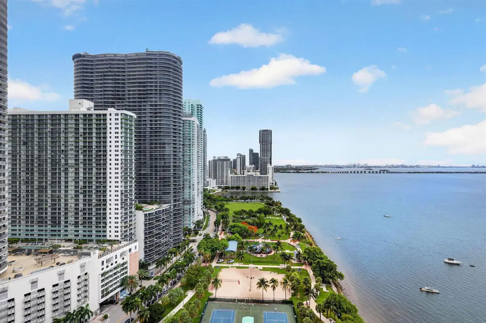 1717 N BAYSHORE Drive # 2935, Miami FL 33132 photo 2