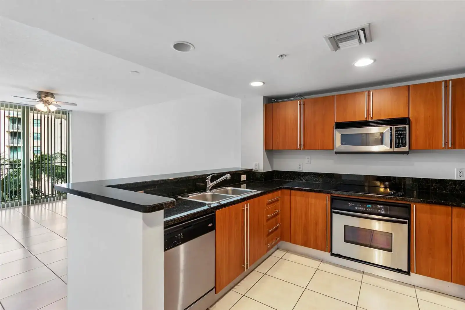 610 CLEMATIS Street # 527, West Palm Beach FL 33401 photo 2