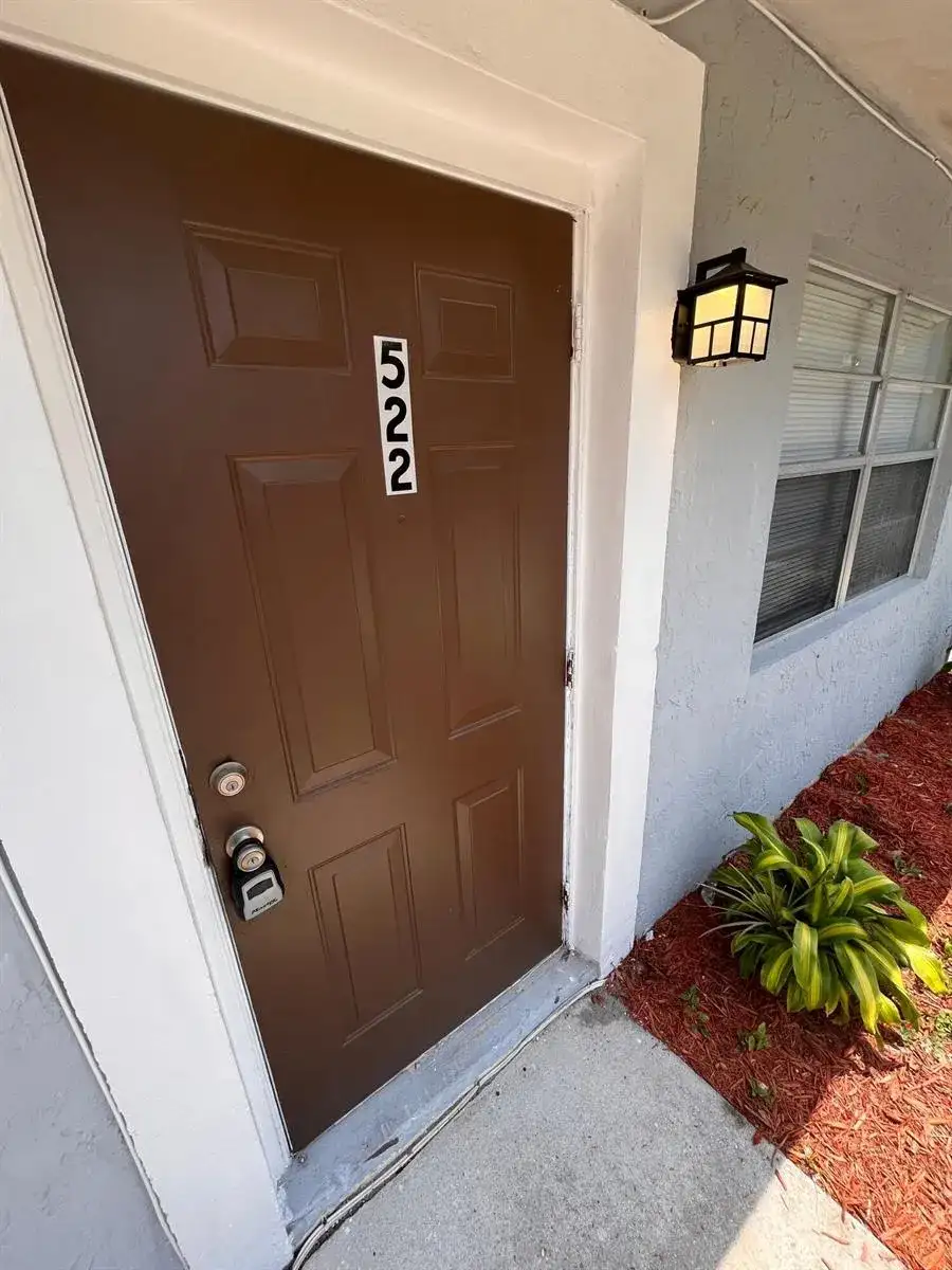 522 46th Street, West Palm Beach FL 33407 photo 2