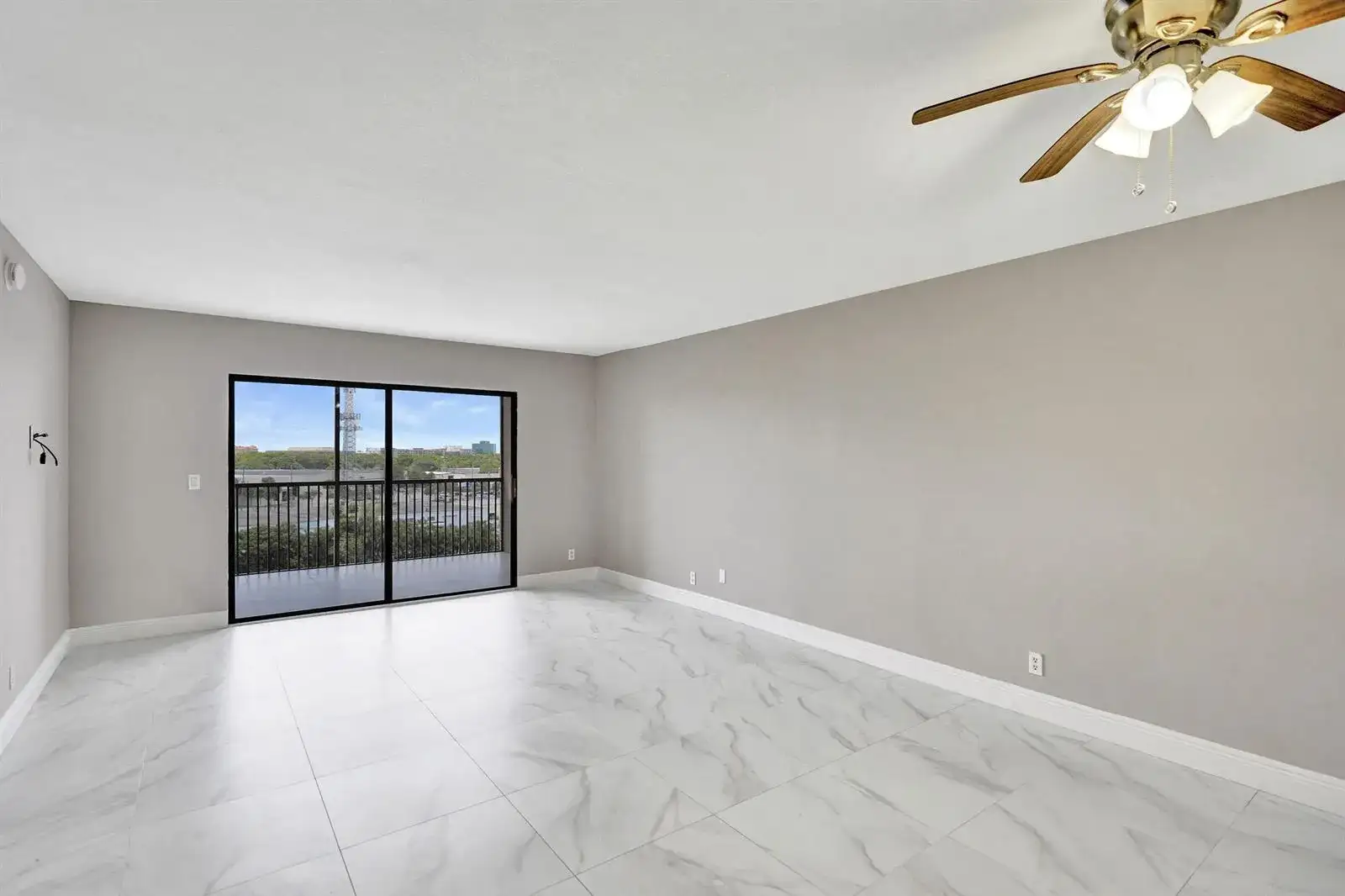 2200 S Cypress Bend Drive # 707, Pompano Beach FL 33069 photo 5